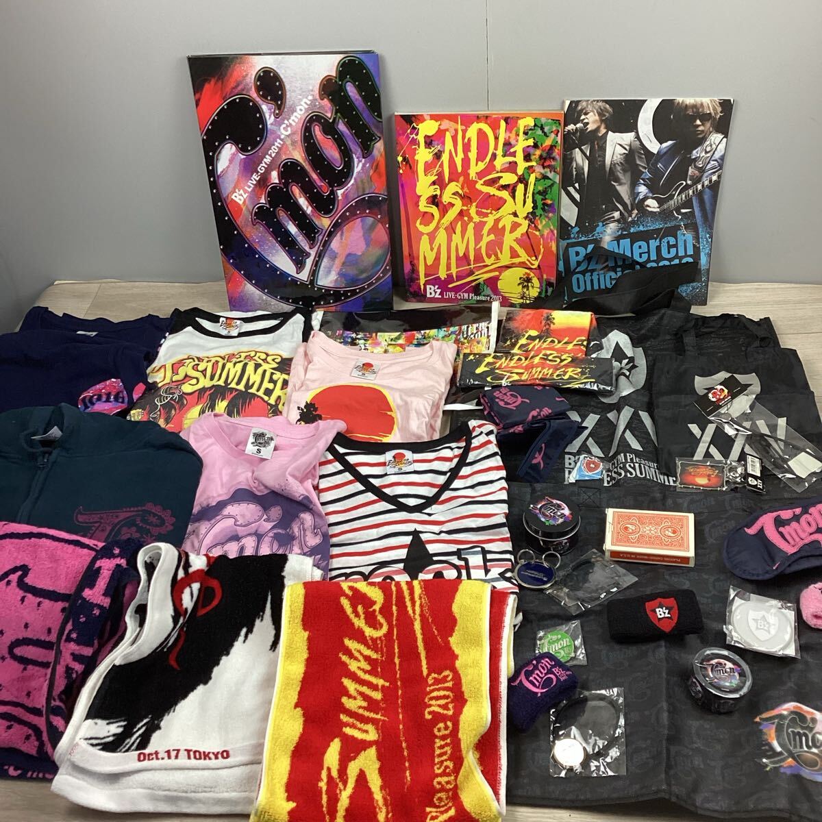 Yahoo!オークション -「b'z グッズ パーカー」の落札相場・落札価格 Yahoo!オークション -「b'z グッズ パーカー」の落札相場・落札価格