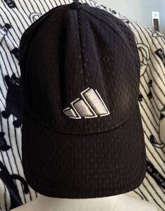 格安♪お手軽メッシュキャップ♪フリーサイズ【adidas アディダス】ブラックカラー/CAP帽子/男女OK/ユニセックス仕様/紫外線対策に♪