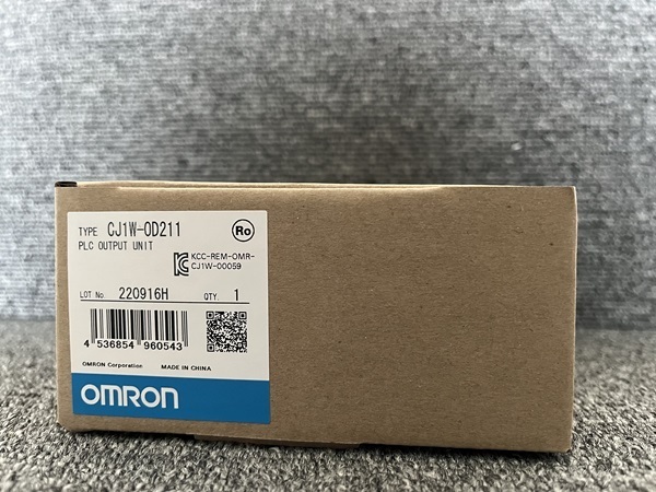 新品・未開封 OMRON CJ1W-OD211 出力ユニット 16点 端子台