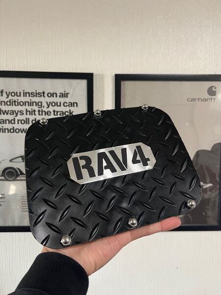 給油口カバー 新型RAV4 前期 後期 穴開け不要 簡単貼り付け