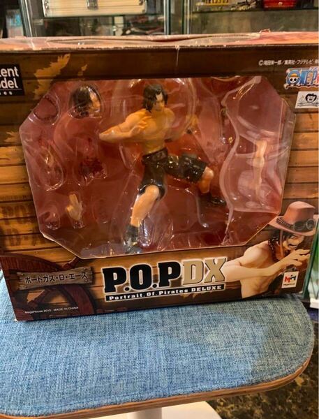 ワンピース popフィギュア エース 外箱日焼け 白ひげ海賊団