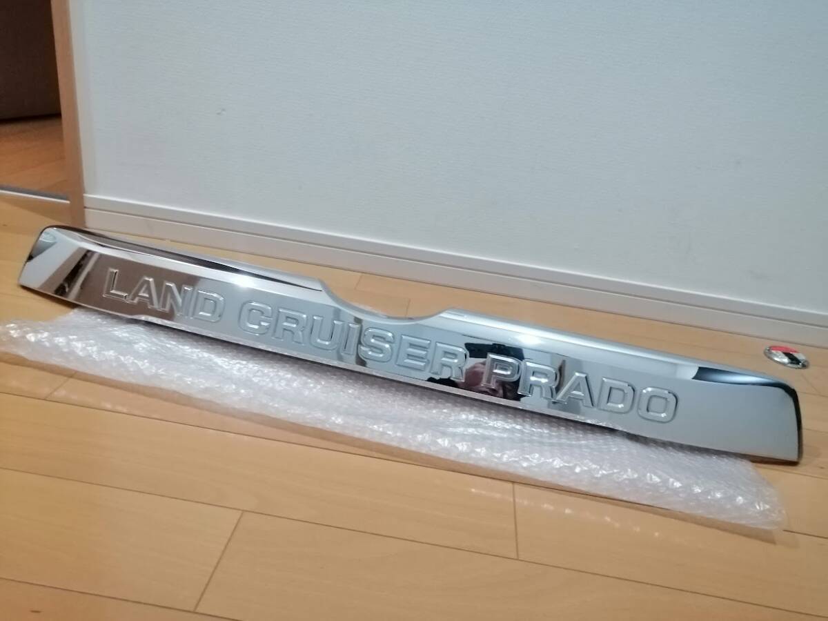 ランドクルーザー プラド 150 純正 リア ガーニッシュ 76812-60220