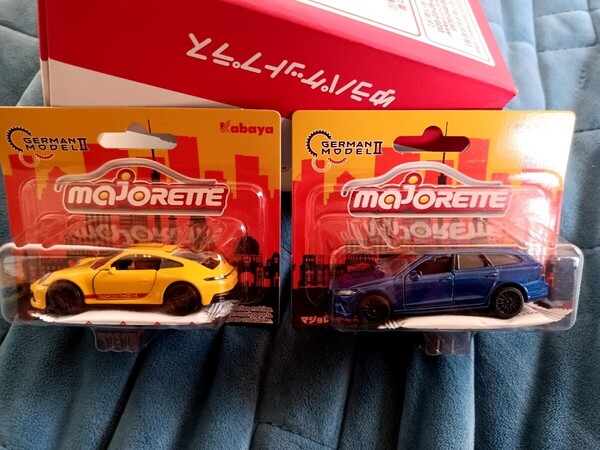 マジョレット MAJORETTE ミニカー 黄色 青 2個