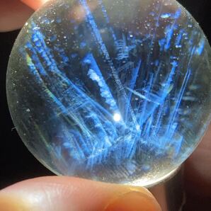 【最高品質 ラダーが多く透明】ブルー エンジェル ラダー 水晶玉 約34mm 55g 0112