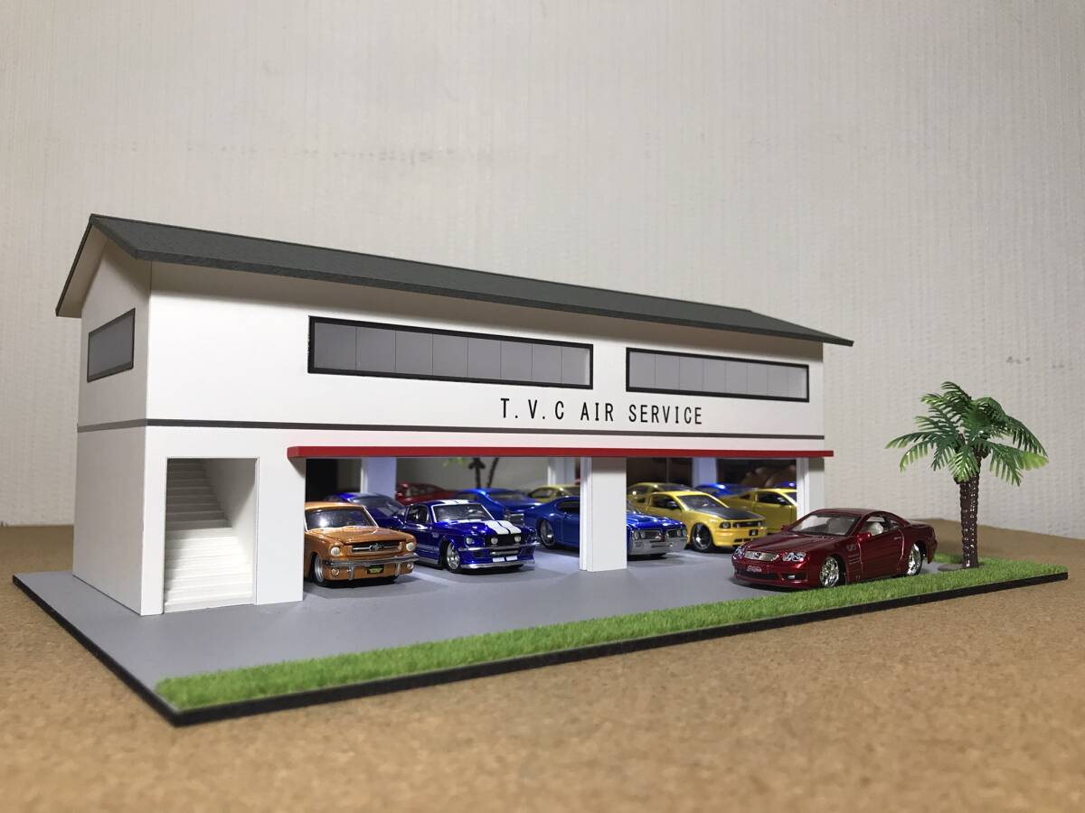 ミニカー専用ジオラマ：1/43 ショールーム＆ガレージⅢ／屋外駐車スペース付