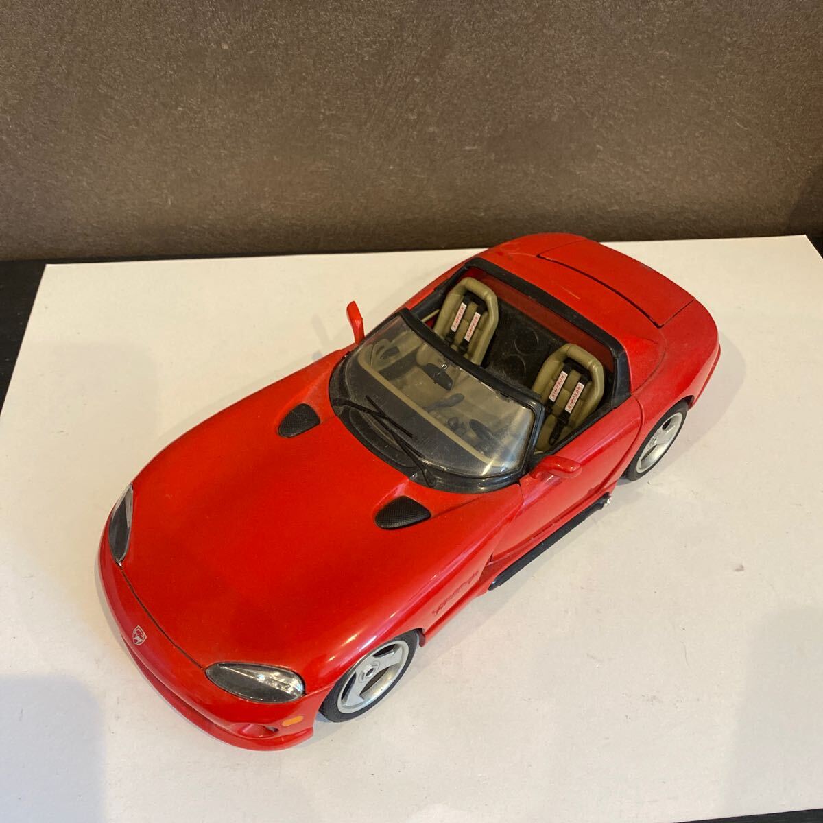 ダッジ・バイパー 1/18スケール 赤 AUTOart 1/18 ダッジ バイパー 1:28 エディション ACR