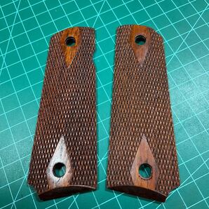木製グリップ 1911ガバメントオイルフィニッシュ マルイ対応④