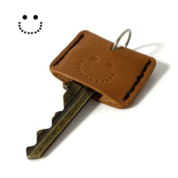 ニコちゃん キーカバー キーキャップ キーホルダー 革 かわいい スマイル レザー 牛革 本革 ヌメ 手作り ブラウン