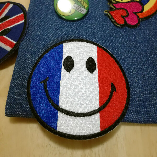 SMILE フラッグ アイロンワッペン パッチ ニコちゃん 国旗 france フランス