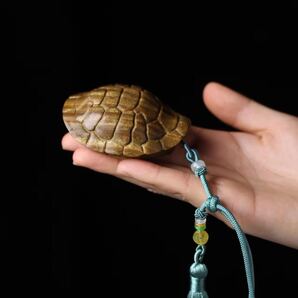 新品未使用 木製 細工彫刻 美術品 根付 緑檀 亀 甲羅 縁起物 金運財運進昇