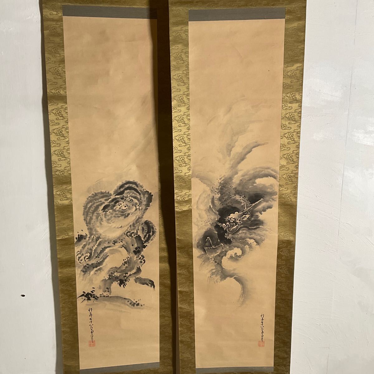 双幅掛軸 龍虎墨絵 署名あり (Yahoo!オークション -「龍虎 双幅掛軸 龍虎墨絵 署名あり (Yahoo!オークション -「龍虎