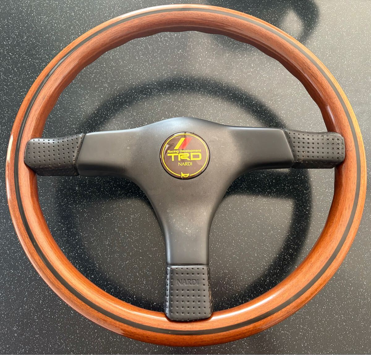 当時物 ウッドステアリング 33パイ TRDホーンボタン ハンドル 当時物 ウッドステアリング 33パイ TRDホーンボタン ハンドル
