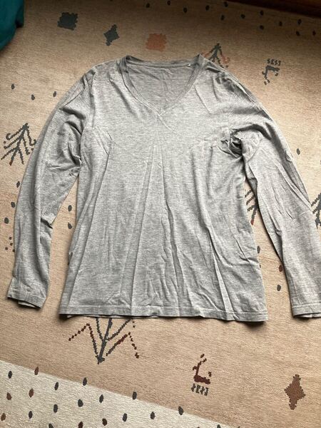 【送料無料】GU メンズ 長袖Tシャツ ロンT サイズM グレー 中古 Vネック