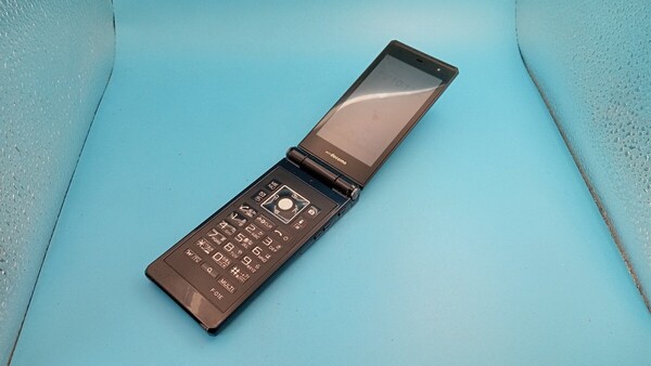 K2015 docomo FOMA F-01E FUJITSU/ 富士通 簡易動作確認&簡易清掃&初期化OK 判定○ 現状品 送料無料