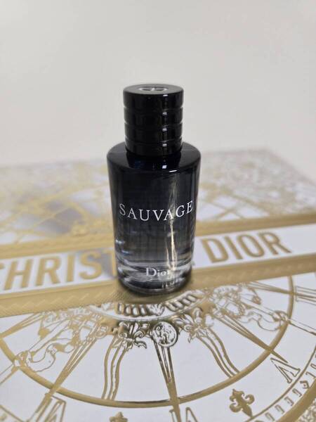 新品★Dior ディオール ソヴァージュ<オードゥ トワレ> 10ml♪香水♪非売品★ミニチュアサイズ