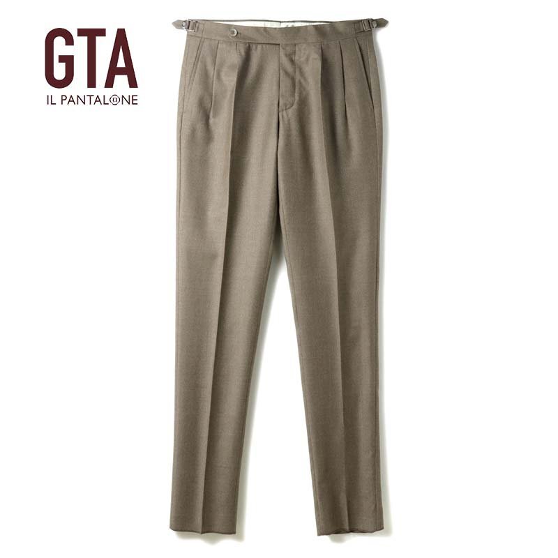 GTA(ジーティーアー) / ウールサキソニーサイドアジャスター付き2プリーツテーパードパンツ(HERRICK/17385) [gta2470711-50]