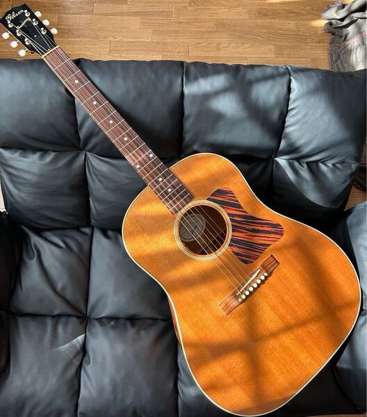 極美品★Gibson J-35★Antique Natural★2013年モデル★希少なスクリプト&バナーロゴ★高性能マイクLyric搭載★飴色に焼けたビンテージ風!