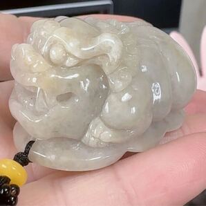 R2-0155 天然本翡翠A 貔貅ヒキュウ 一品一図 ペンダント 置物 一点物 希少 縁起物 お守り パワーストーン ミャンマー 巾着袋付き
