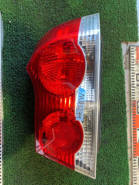 H20年 CBA-MB5244 ボルボ C70 カブリオレ 右 テール ランプ レンズ