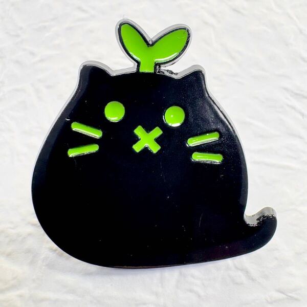 【ピンバッジ】黒猫 にゃんこ 芽 葉っぱ 癒し かわいい