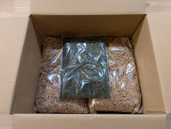 ベースミックス2kg エッグフード200g マメ セキセイ さし餌上がり じじきゃんち
