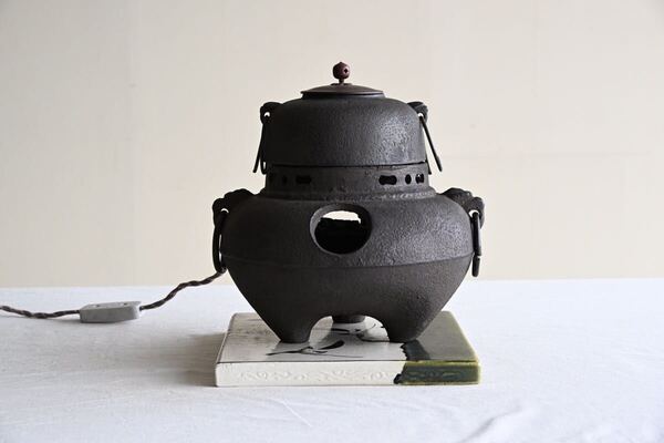 【美品】 風炉釜 茶道具 茶釜 鉄器 鉄釜 茶器 金属工芸 アンティーク 鉄瓶 鉄製 茶室 和室