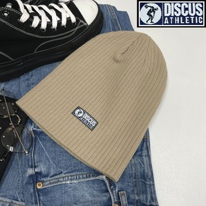 DISCUS ベージュ ニットキャップ 帽子 スポーツ ゴルフ アウトドアキャンプバイク釣りオートバイ ホワイトワッペンアクリル生地 ディスカス