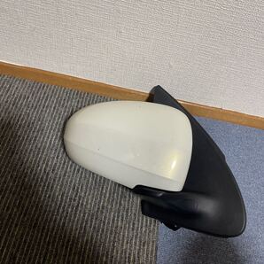 トヨタ パッソー 右ドアミラー KGC30 送料込み