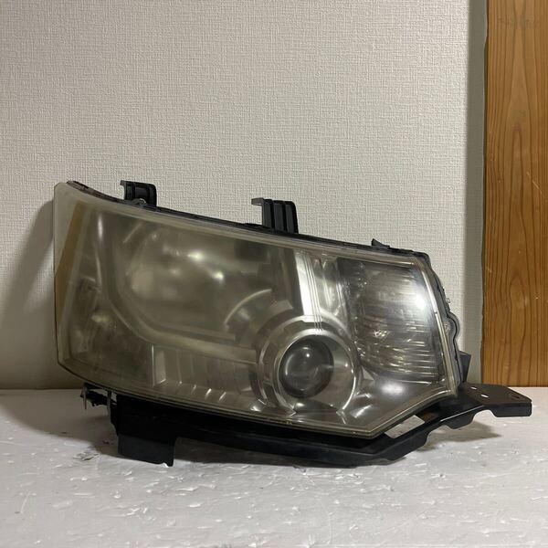 デリカ D5 前期(CV5W CV1W) 純正 右 ヘッドライト HID バラスト