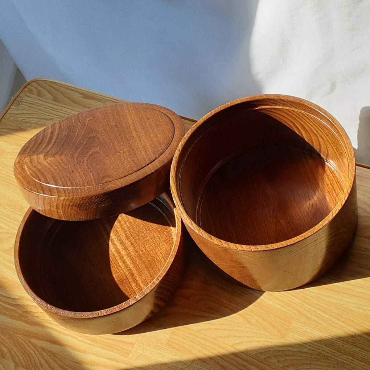 小物入れ 桑(クワ) 幅19.1cm 高17.2cm 二段 円筒形 木製 超銘木 小物入れ 桑(クワ) 幅19.1cm 高16.3cm 2段 フタ付き 円筒形