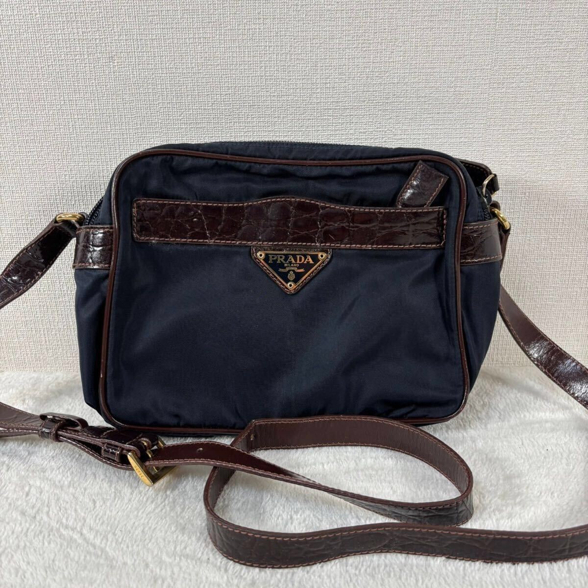 Yahoo!オークション -「prada プラダ レザー カメラバッグ Yahoo!オークション -「prada プラダ レザー カメラバッグ