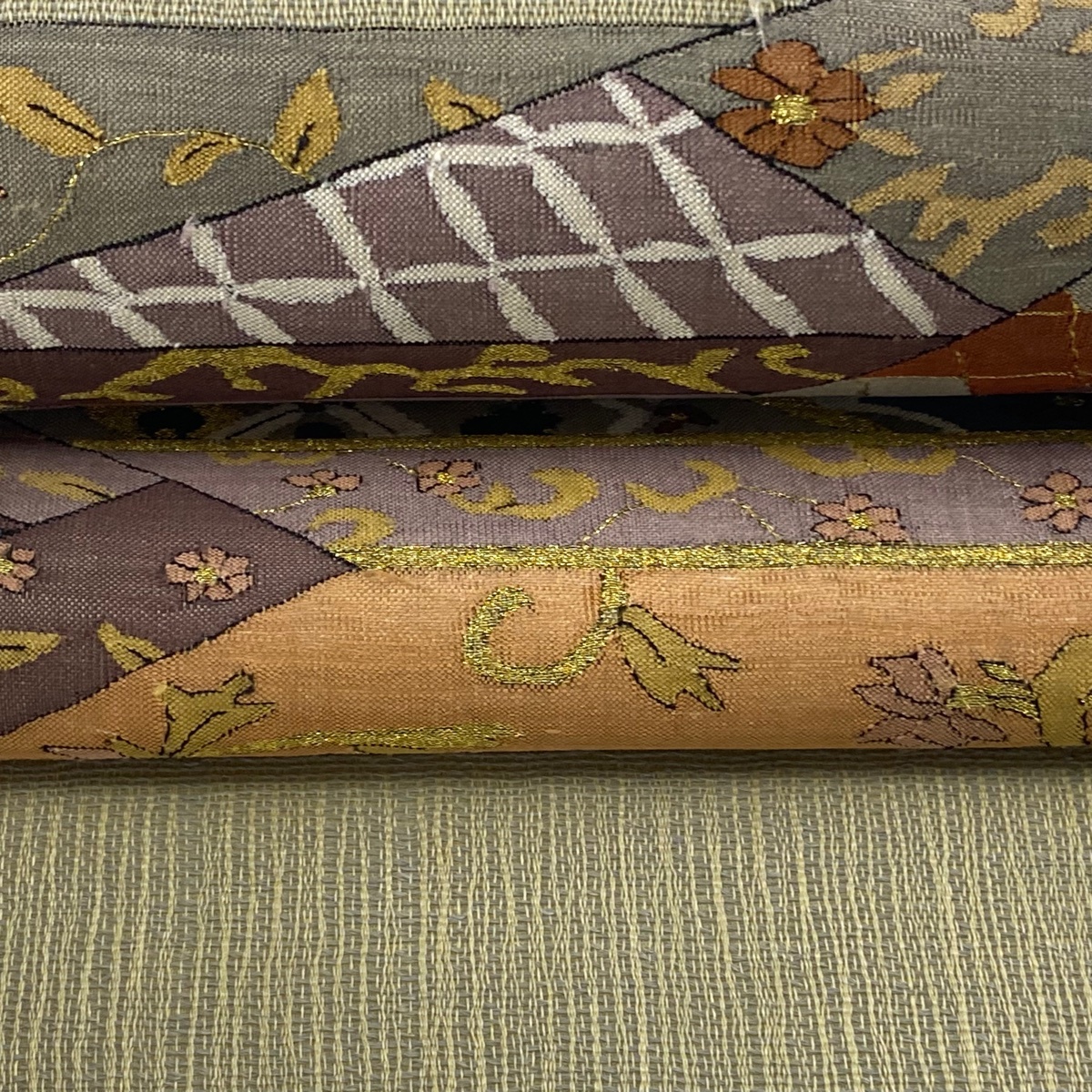 袋帯 逸品 草花 有職文様 金糸 鶯色 お太鼓柄 正絹 【中古】 袋帯 逸品 草花 有職文様 金糸 鶯色 お太鼓柄 正絹 【中古】