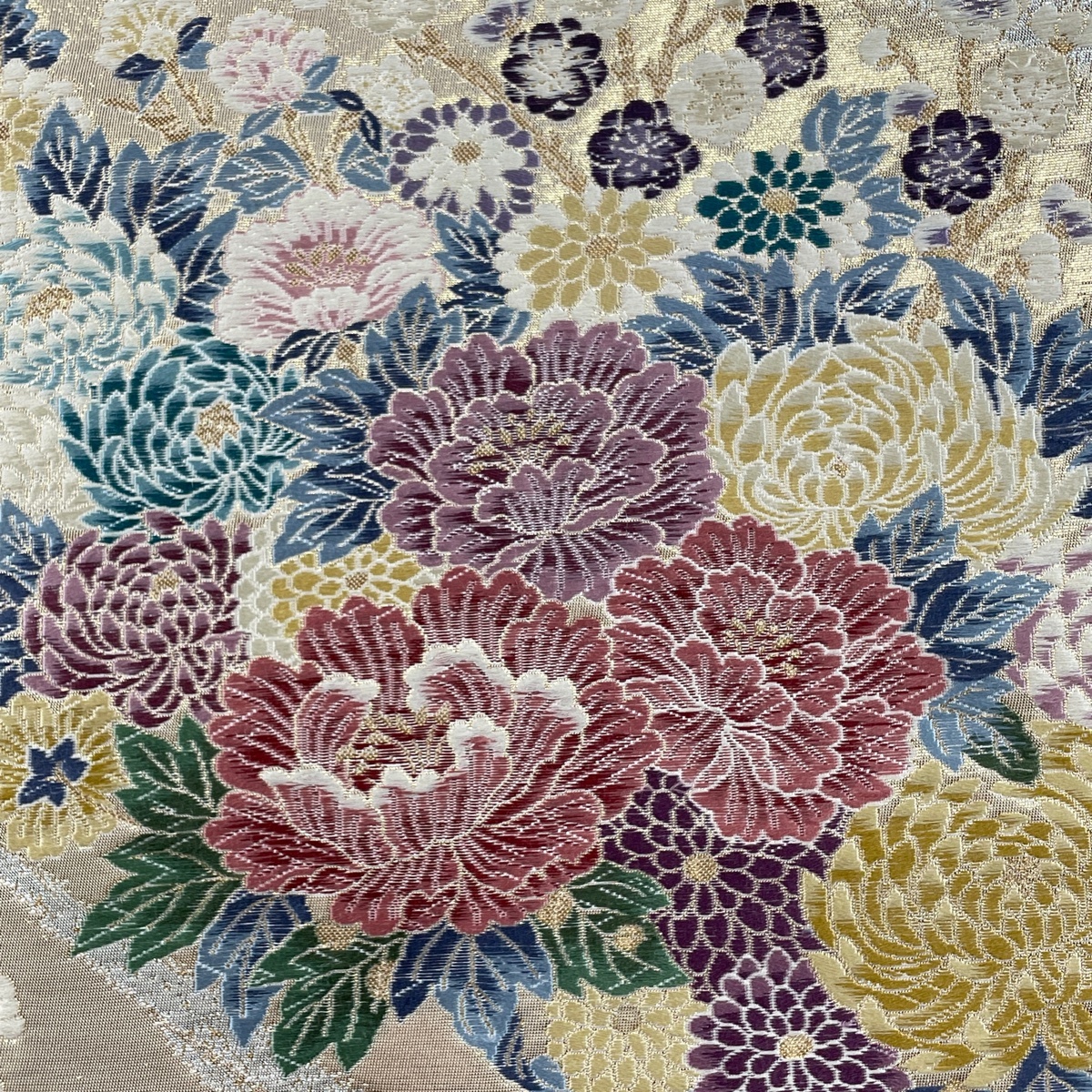 袋帯 秀品 牡丹 菊 箔 金糸 金色 六通 正絹 【中古】 袋帯 秀品 牡丹 菊 箔 金糸 金色 六通 正絹 【中古】