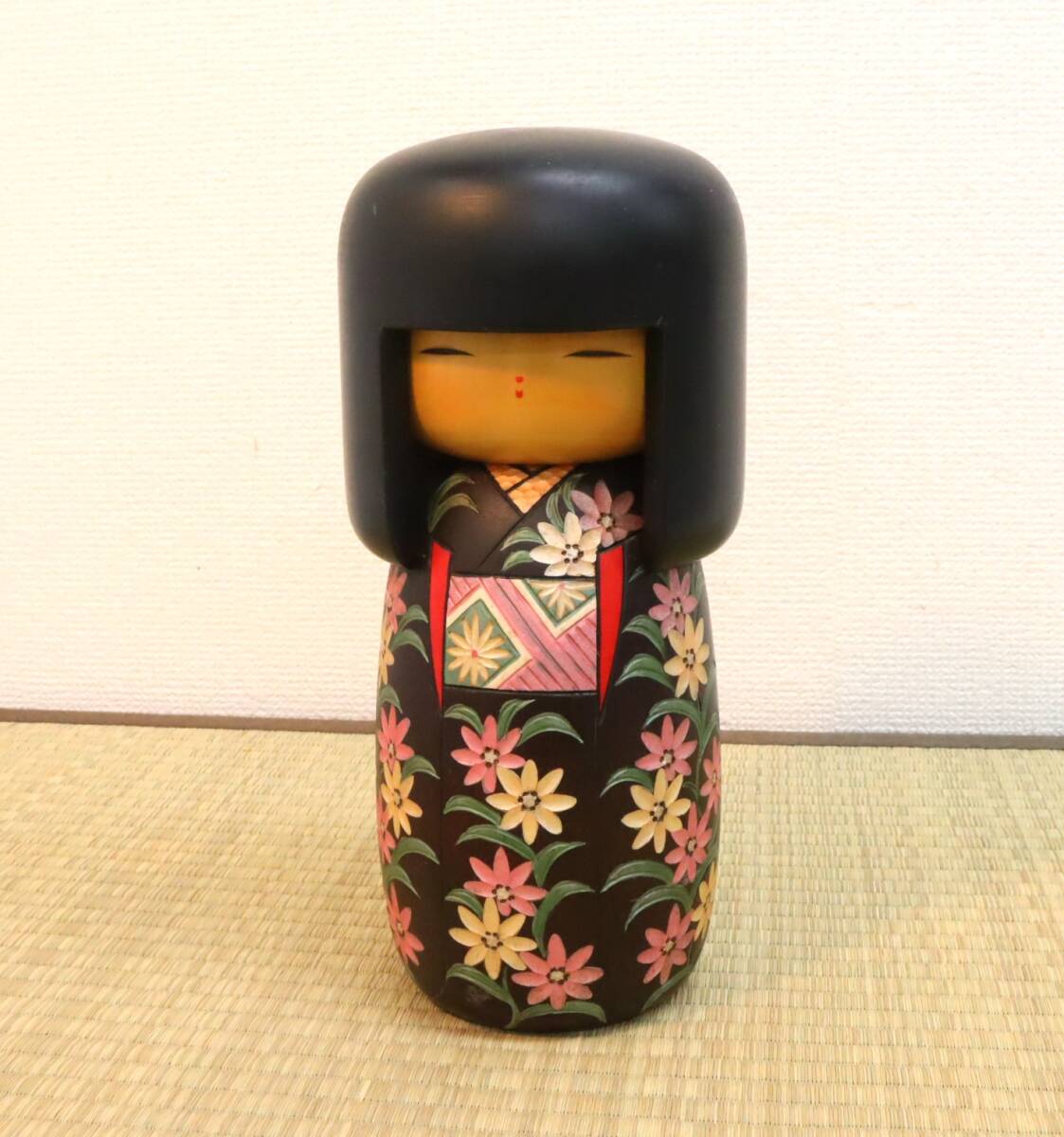 Yahoo!オークション -「薫」(こけし) (日本人形)の落札相場 Yahoo!オークション -「薫」(こけし) (日本人形)の落札相場