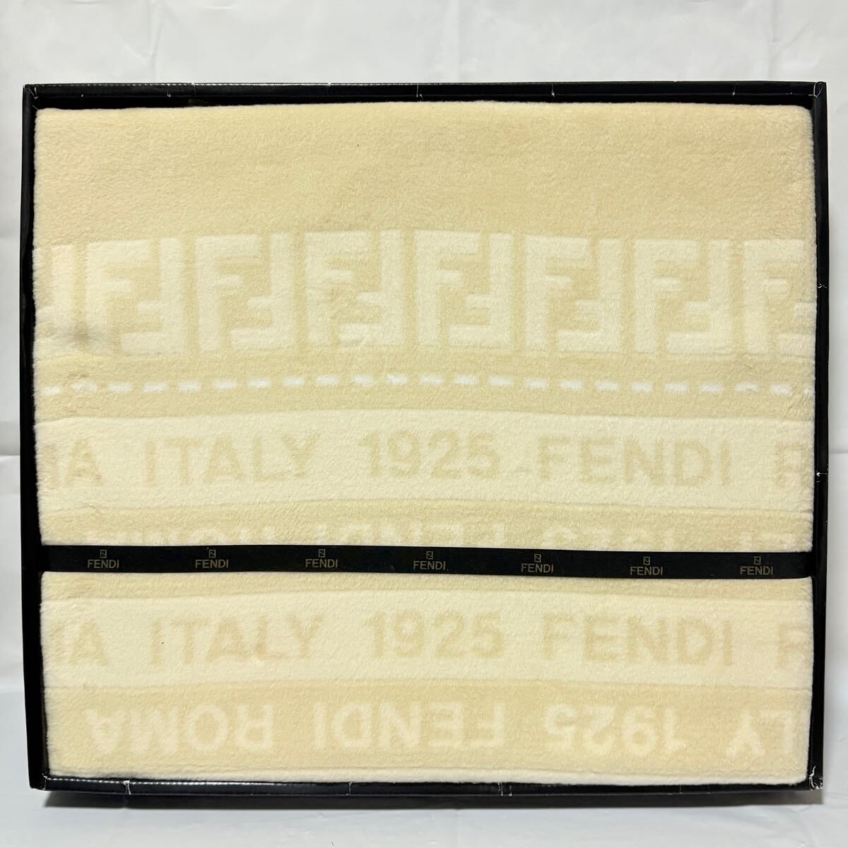 2025年最新】Yahoo!オークション -「毛布」(FENDI)の中古品 2025年最新】Yahoo!オークション -「毛布」(FENDI)の中古品
