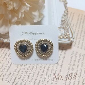 No.588 ビーズ刺繍ピアス 金具変更不可