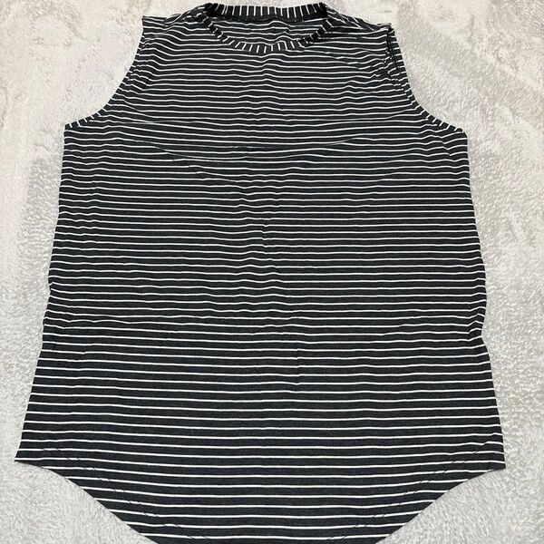 ルルレモン Lululemon サイズ2 タンクトップ ノースリーブ