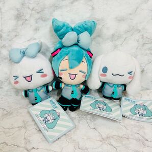 【タグ付】 初音ミク × シナモロール ミニ ぬいぐるみ セット みみむすび サンリオ プライズ アミューズメント マスコット