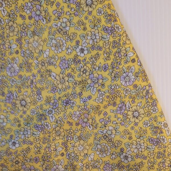 Quilters Pro Collection 綿100%スケアー生地 花柄 黄色 生地巾約110cm×約46〜50cm