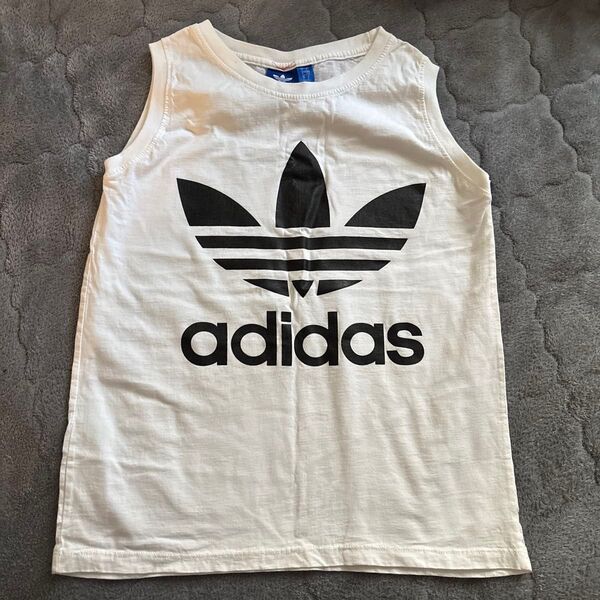 adidas タンクトップ