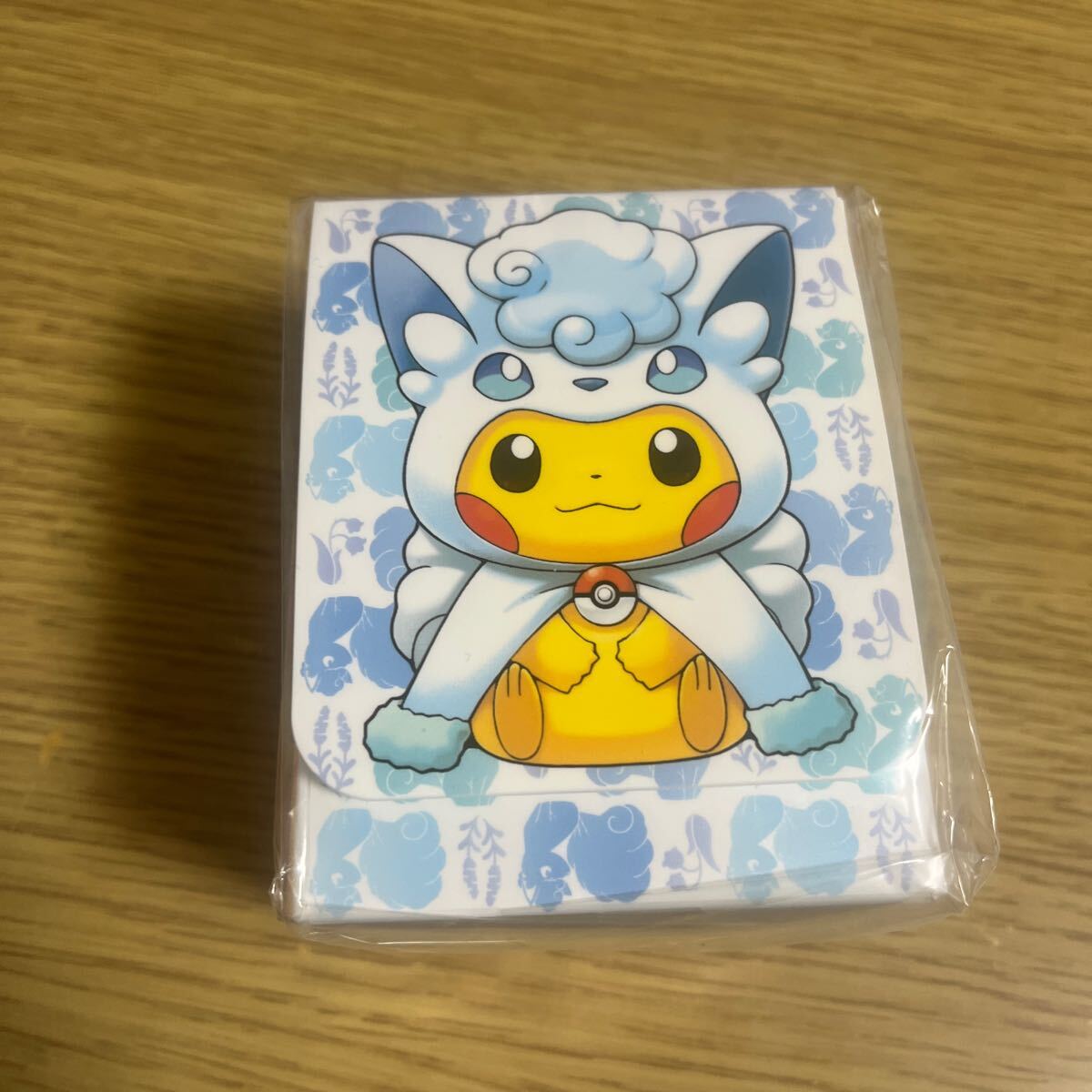Yahoo!オークション -「アローラロコン ポンチョ ピカチュウ Yahoo!オークション -「アローラロコン ポンチョ ピカチュウ