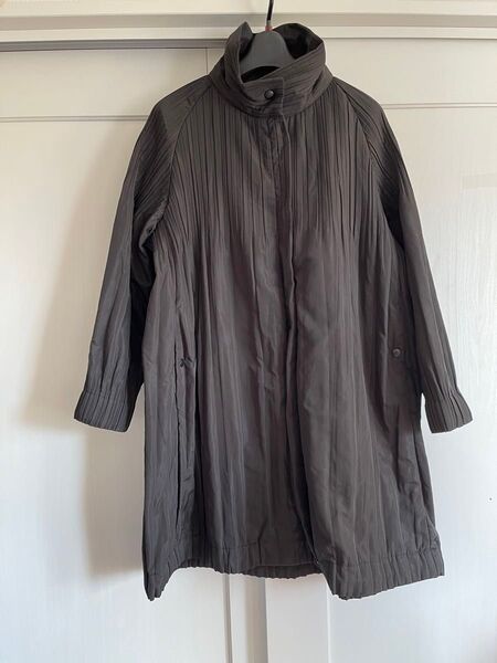 新品 中綿プリーツコート F