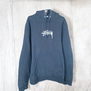 stussy パーカー センターロゴ 刺繍 ブラック Lブラック