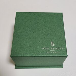FOUR SEASONS ギフトボックス 緑