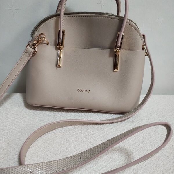 COMINA ベージュ ショルダーバッグ