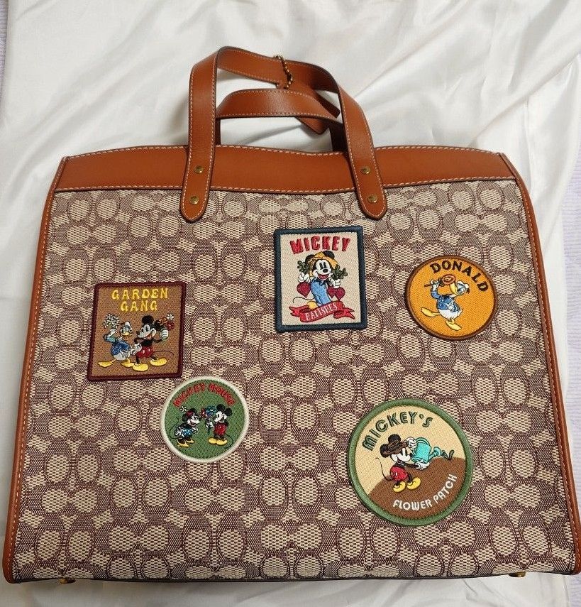 未使用 コーチ COACH フィールド トート 40 シグネチャー 未使用 コーチ COACH フィールド トート 40 シグネチャー