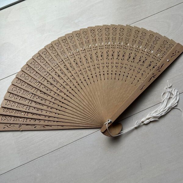 透かし彫り 扇子 中国美術和装小物 木製未使用品