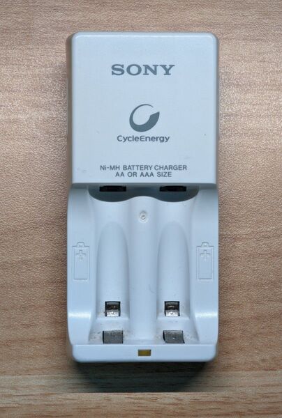 SONY CycleEnergy 充電式ニッケル水素電池 専用充電器 BCG-34HW