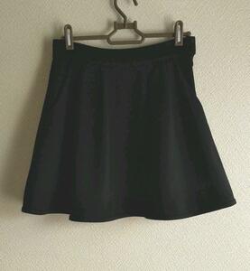 ローリーズファームの黒のフレアスカート