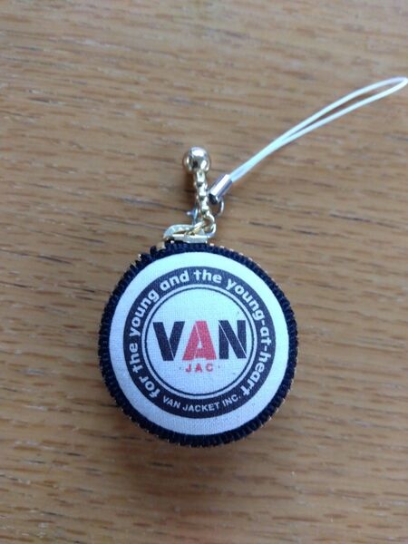 VAN アクセサリー型コインケース(中/白)